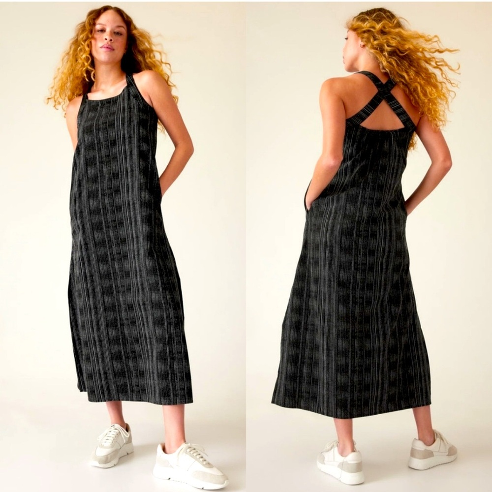 NWT Athleta Arrival Dress - Sz Med - Amara Stripe (Black)